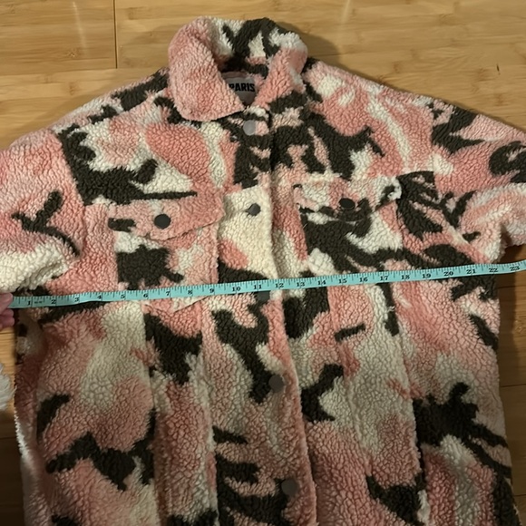 APPARIS women’s Theresa Camo Faux Shearling Jacket Pink - Picture 11 of 16